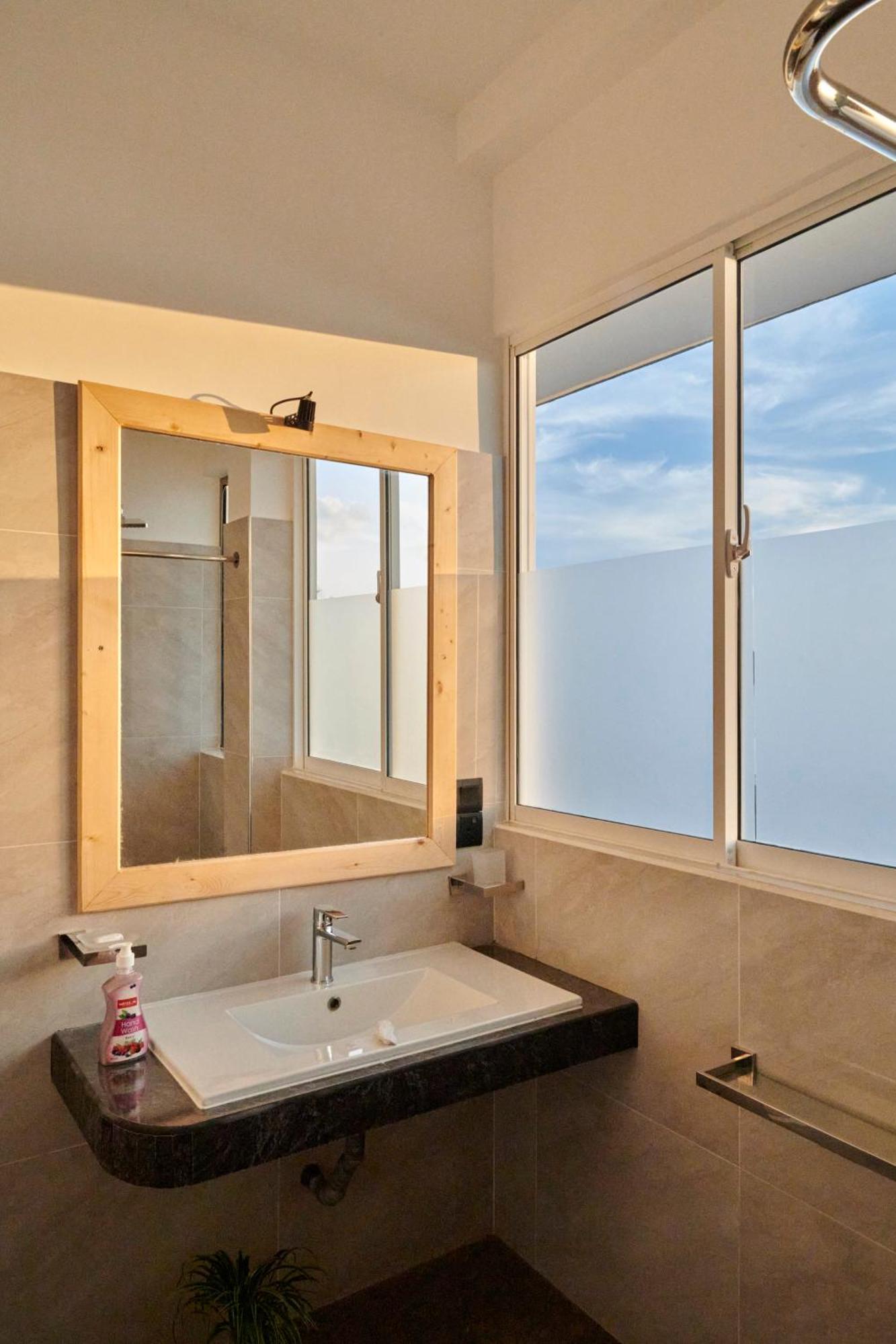 Kings Bay Beach Resort Galle Εξωτερικό φωτογραφία