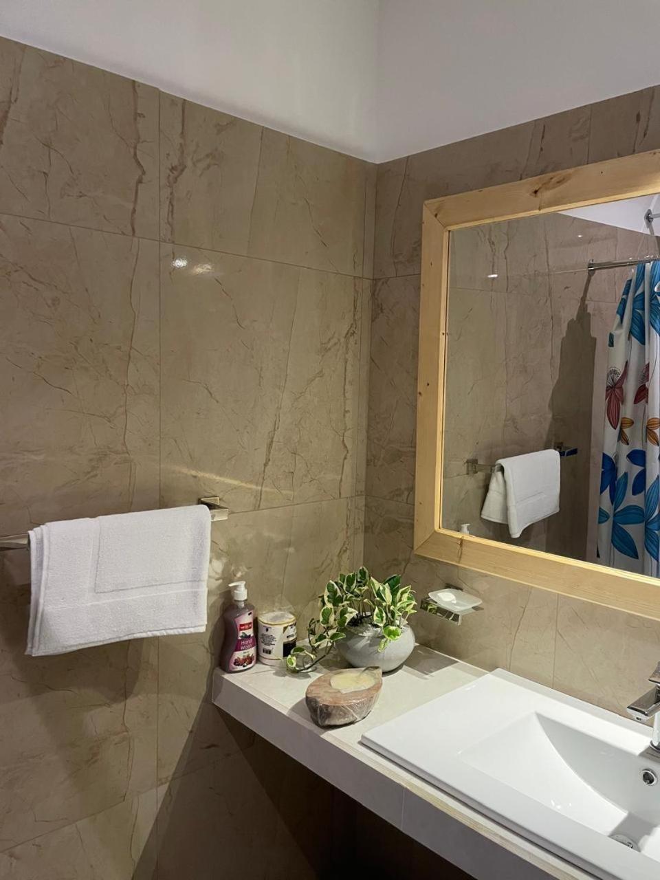 Kings Bay Beach Resort Galle Εξωτερικό φωτογραφία